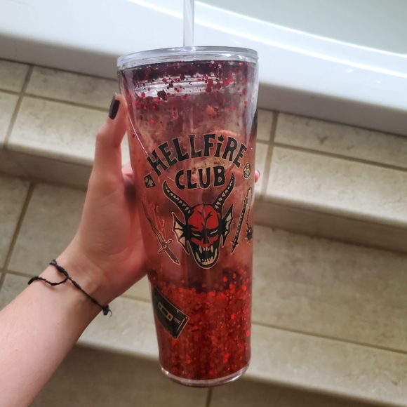 Stranger Things Hellfire Club red glitter cup - Picture 1 of 9